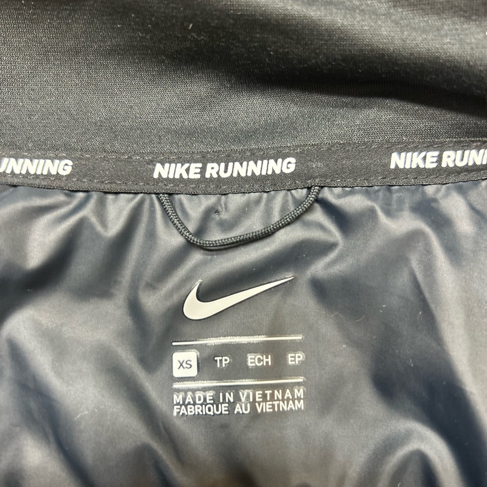 Nike Women's Black Quilted Jacket - Picture 8 of 8